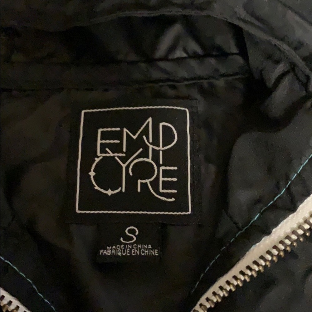 Jacket - Picture 3 of 4